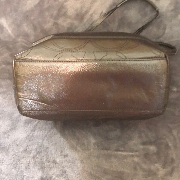 Coach Tote ๐ Signature Patent Leather Gold - Picture 14 of 16